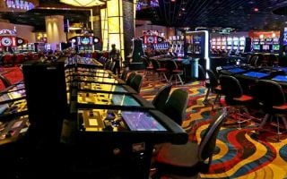 Les casinos de l’Allier se diversifient et tentent de rajeunir leur clientèle