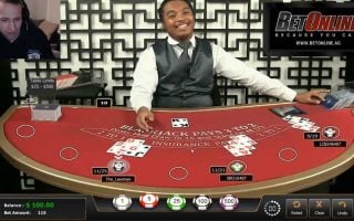 Tricherie en ligne : Un croupier de blackjack de BetOnline attrapé sur le fait en direct