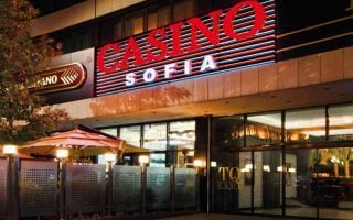 Trois malfaiteurs volent 30 000 Lev bulgares dans le casino de Sofia