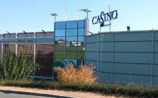 Le casino de Bourbon-Lancy fait un don de près de 4 000 € au centre communal d’action sociale